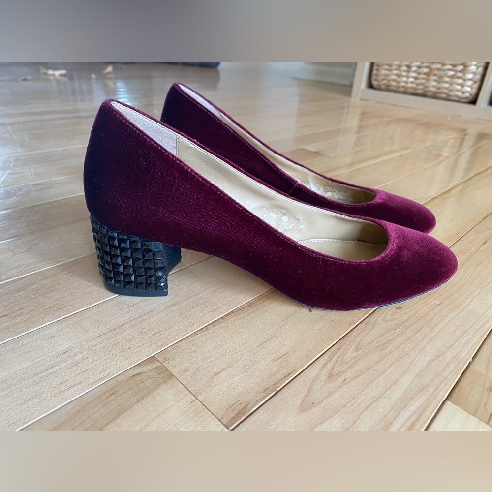 Michael Kors Velvet Studded Burgunday Heels 6.5
